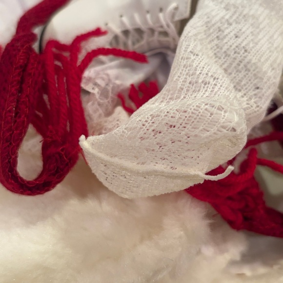 Vintage Winter Fashion Doll, Faux Fur Shrug, Dress, Lace Up Ice Skates, Scarf + - Picture 13 of 16